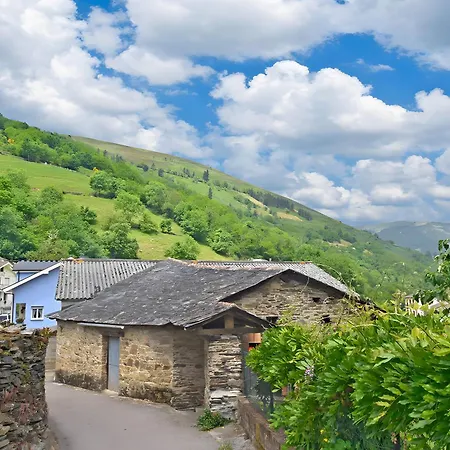 Puente Del Narcea 4 アパート *